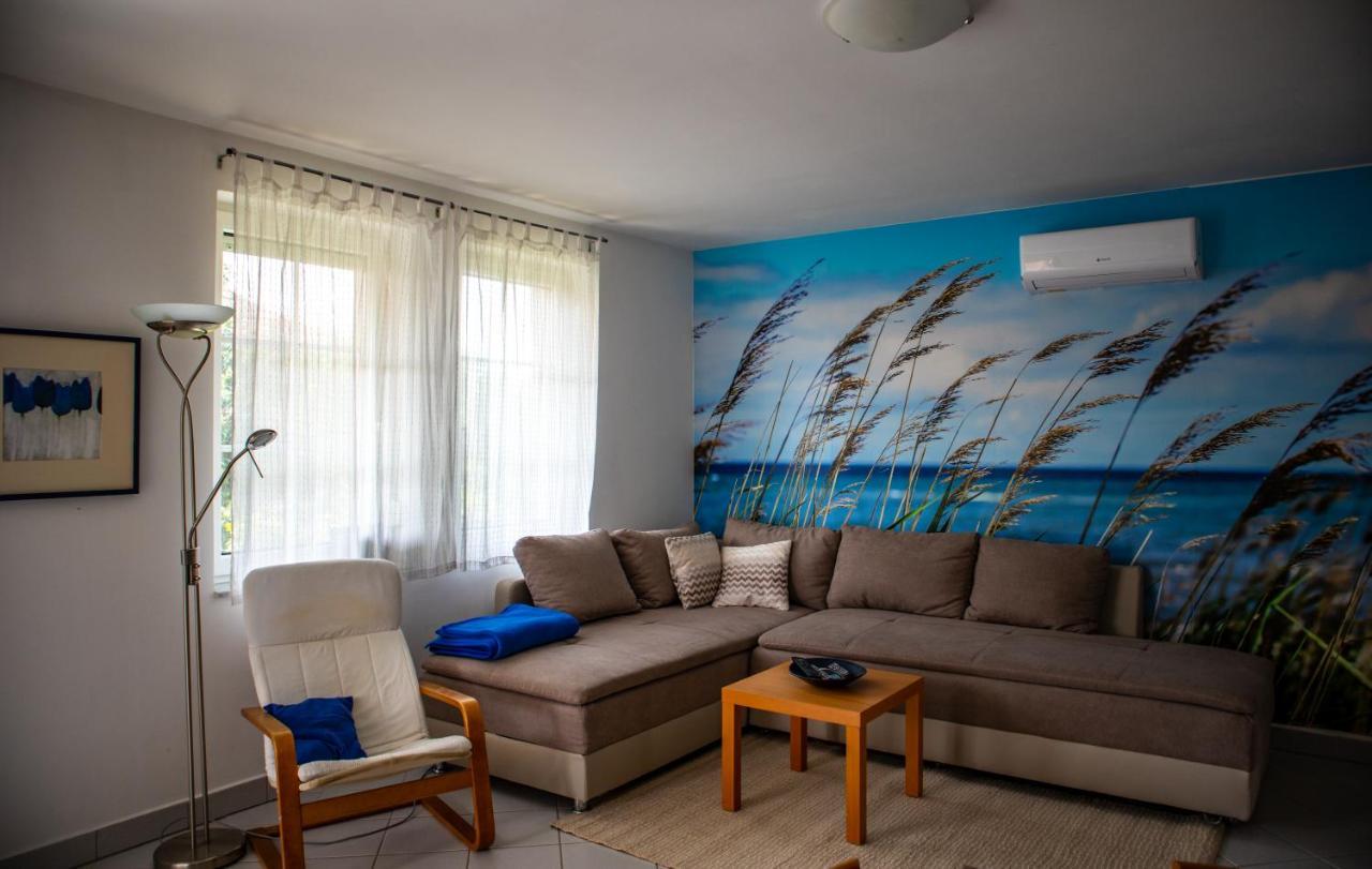 Nefelejcs Apartmanhaz เจเนชดิแอช ภายนอก รูปภาพ