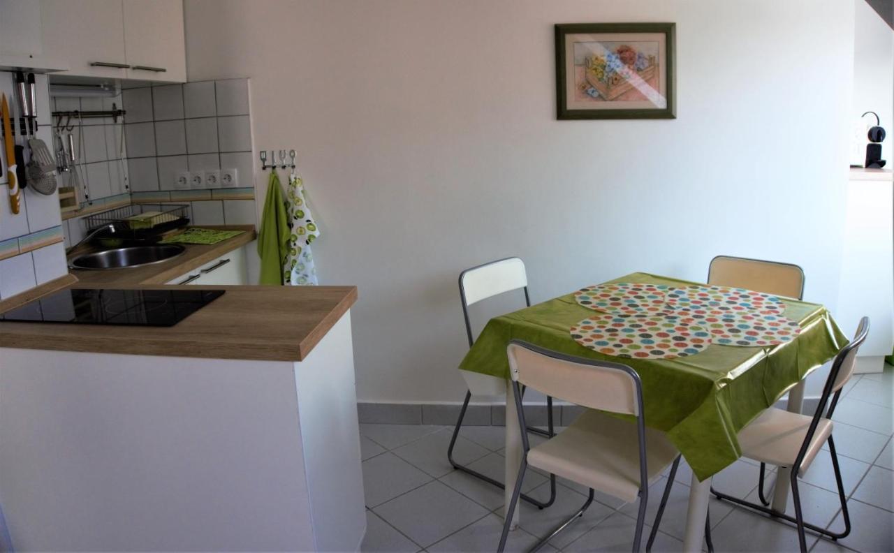 Nefelejcs Apartmanhaz เจเนชดิแอช ภายนอก รูปภาพ