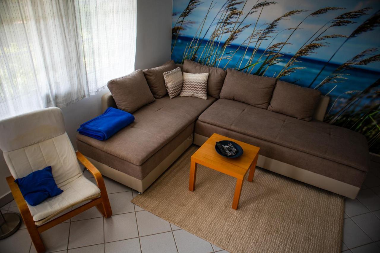 Nefelejcs Apartmanhaz เจเนชดิแอช ภายนอก รูปภาพ