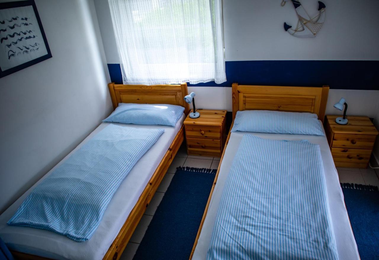 Nefelejcs Apartmanhaz เจเนชดิแอช ภายนอก รูปภาพ