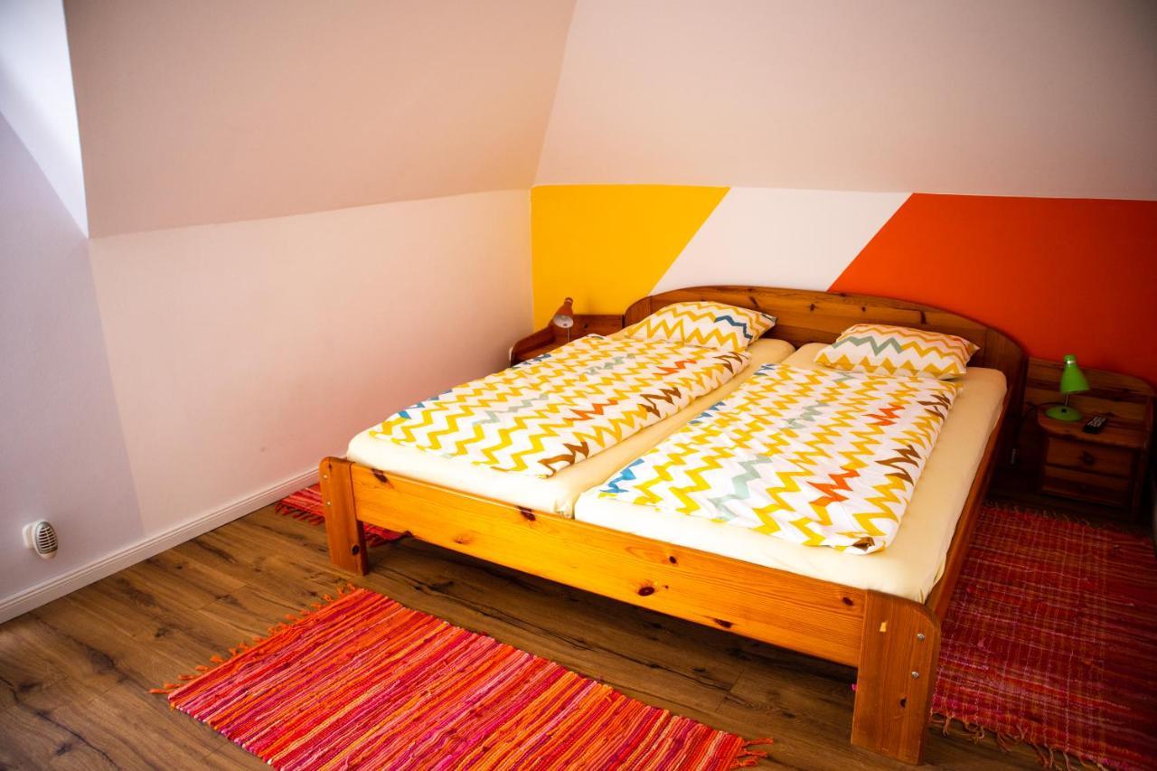 Nefelejcs Apartmanhaz เจเนชดิแอช ภายนอก รูปภาพ