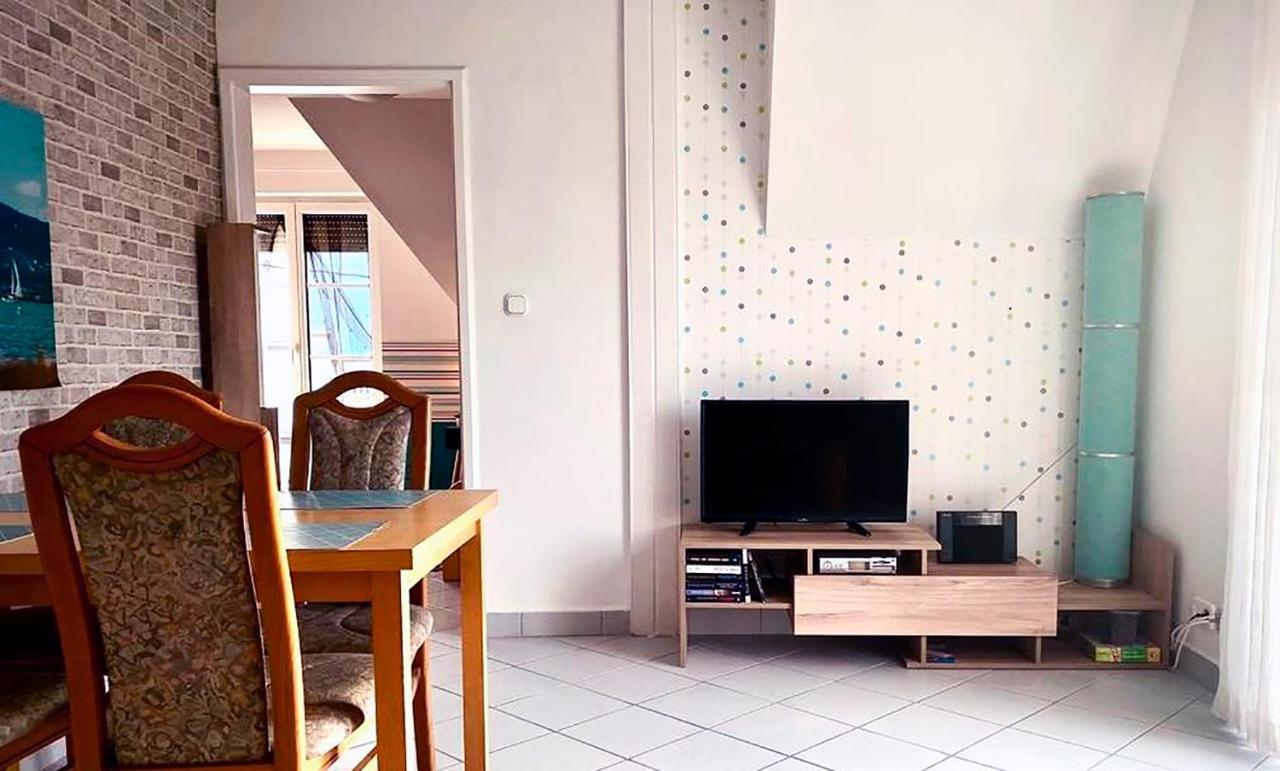 Nefelejcs Apartmanhaz เจเนชดิแอช ภายนอก รูปภาพ