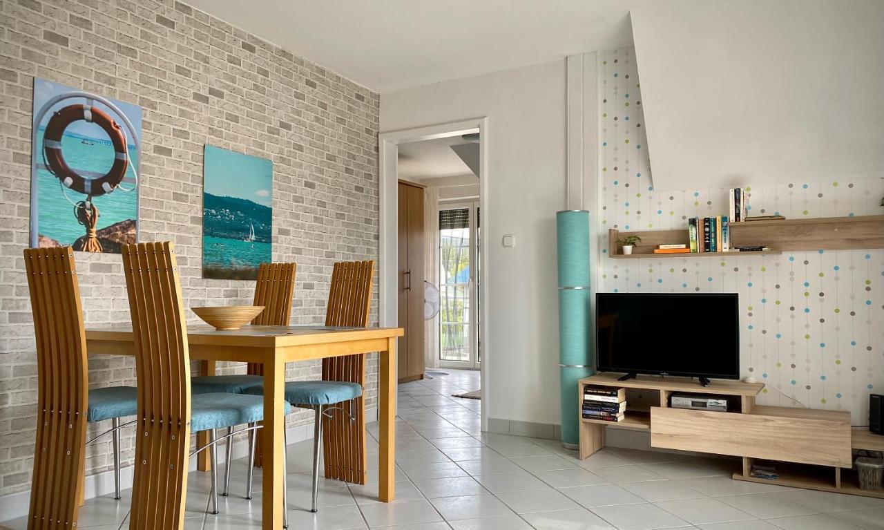 Nefelejcs Apartmanhaz เจเนชดิแอช ภายนอก รูปภาพ