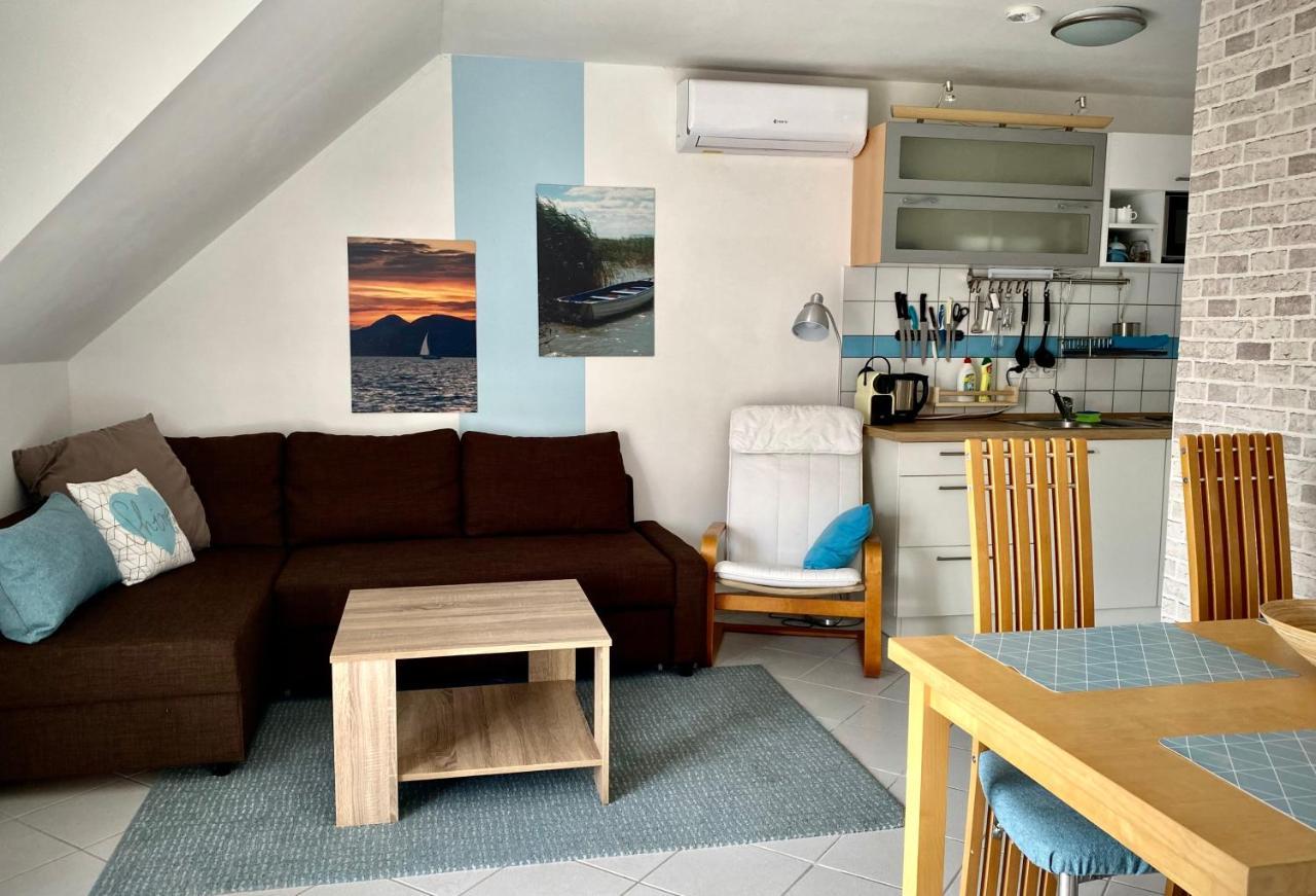 Nefelejcs Apartmanhaz เจเนชดิแอช ภายนอก รูปภาพ