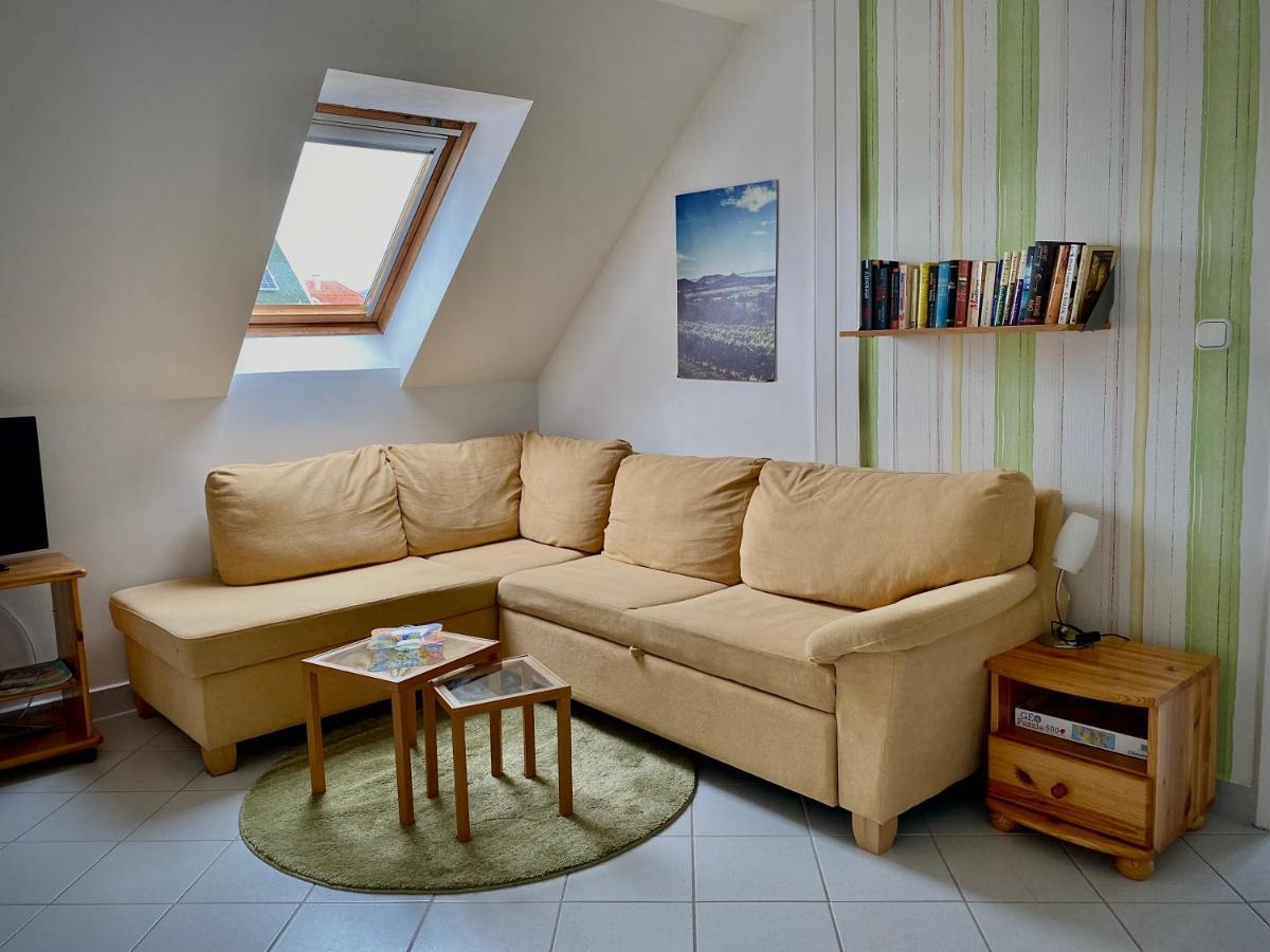 Nefelejcs Apartmanhaz เจเนชดิแอช ภายนอก รูปภาพ