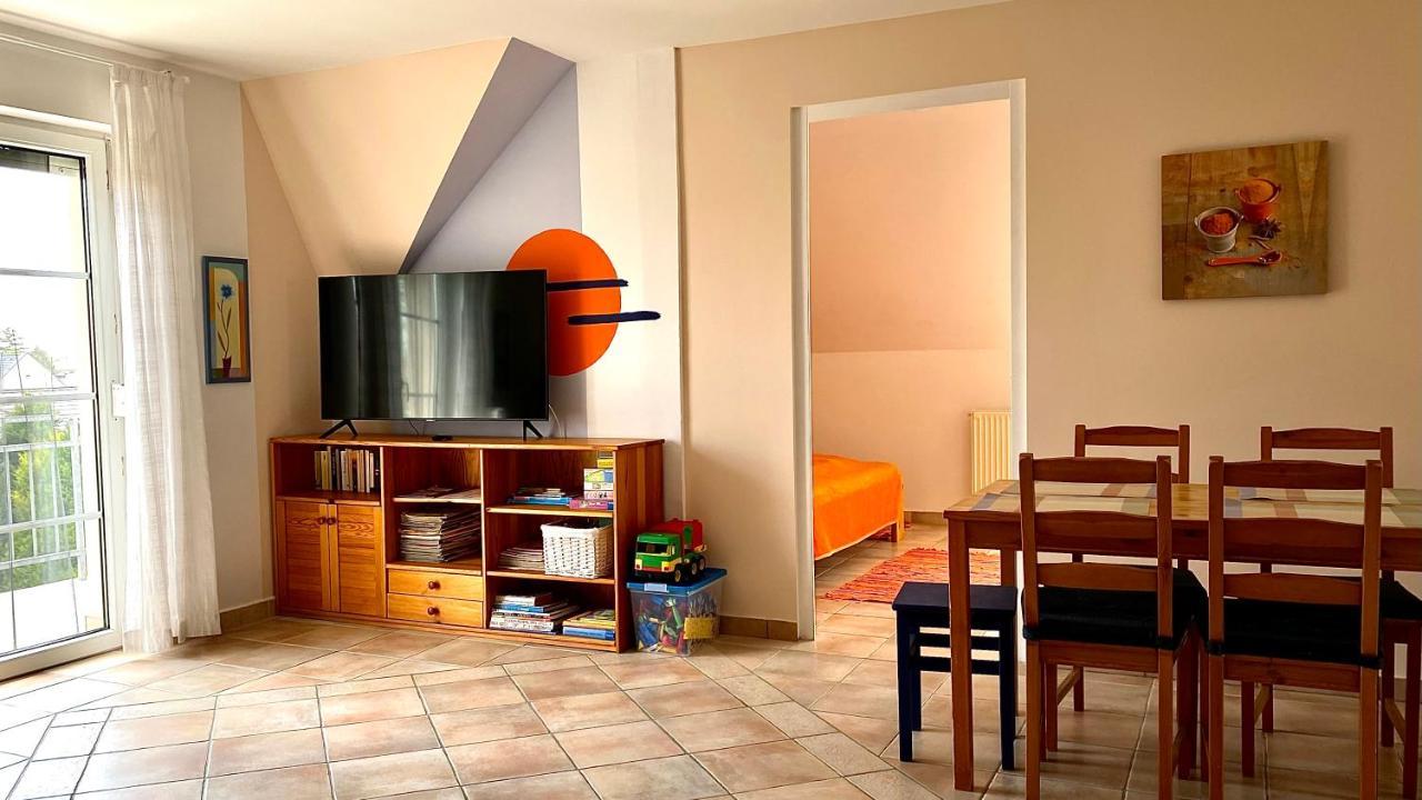Nefelejcs Apartmanhaz เจเนชดิแอช ภายนอก รูปภาพ